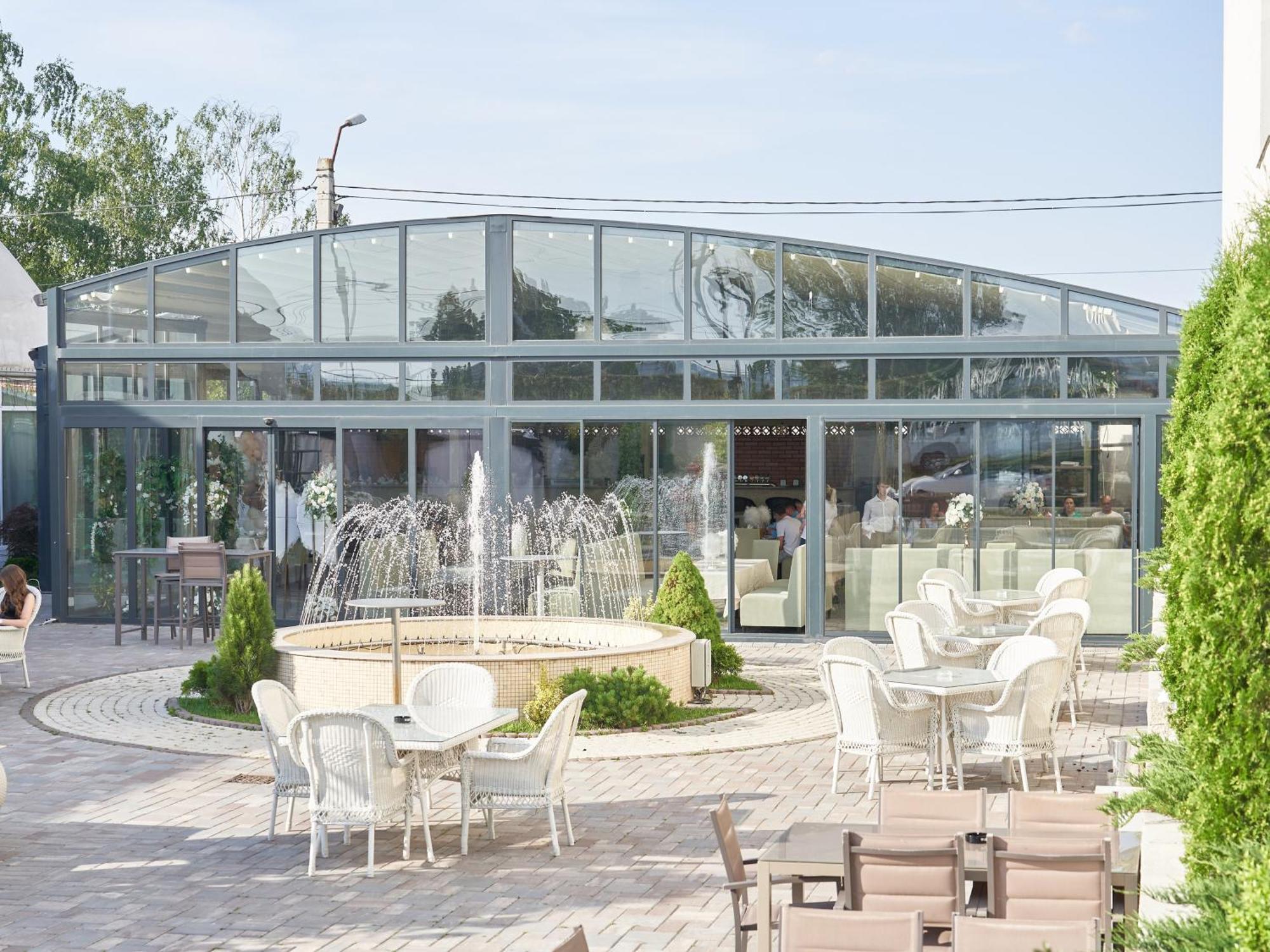 Hotel EMD Bacău Exterior foto